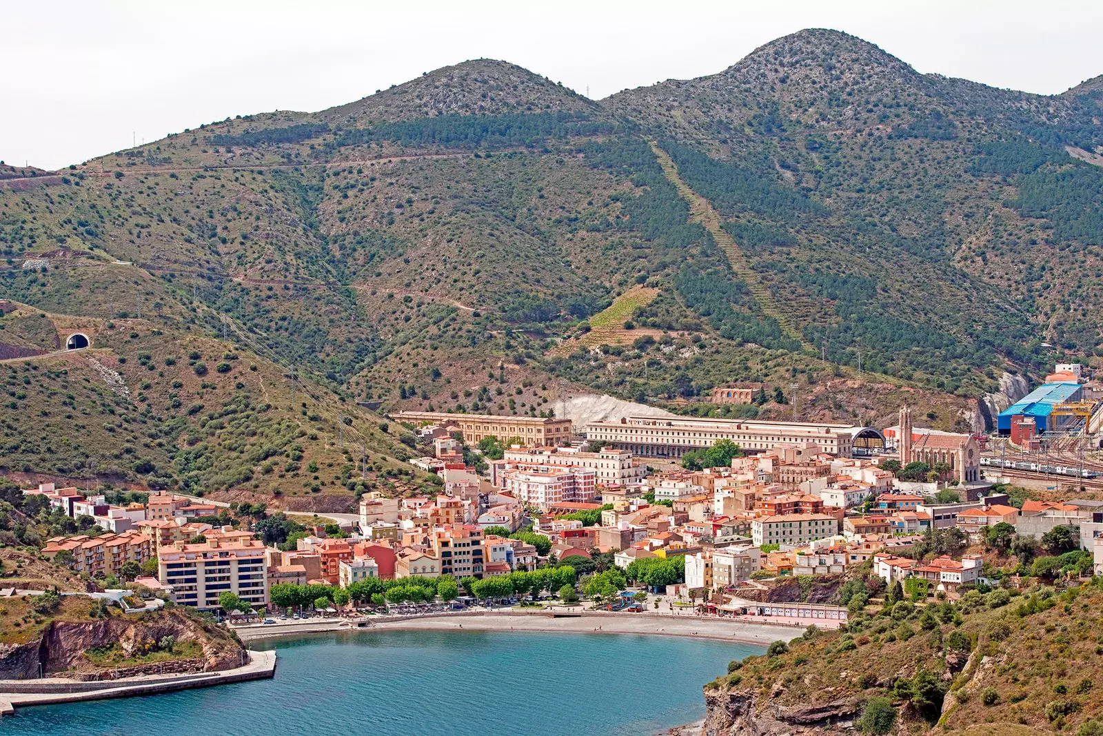 Вид на Portbou Girona