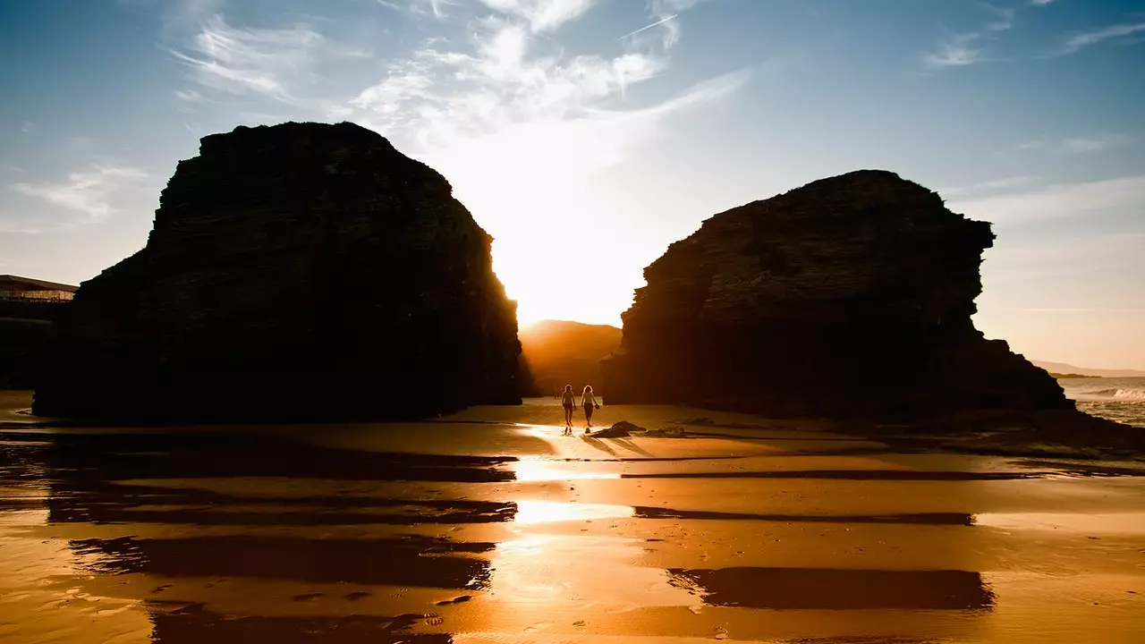 Rokasgrāmata Playa de las Catedrales lietošanai un baudīšanai