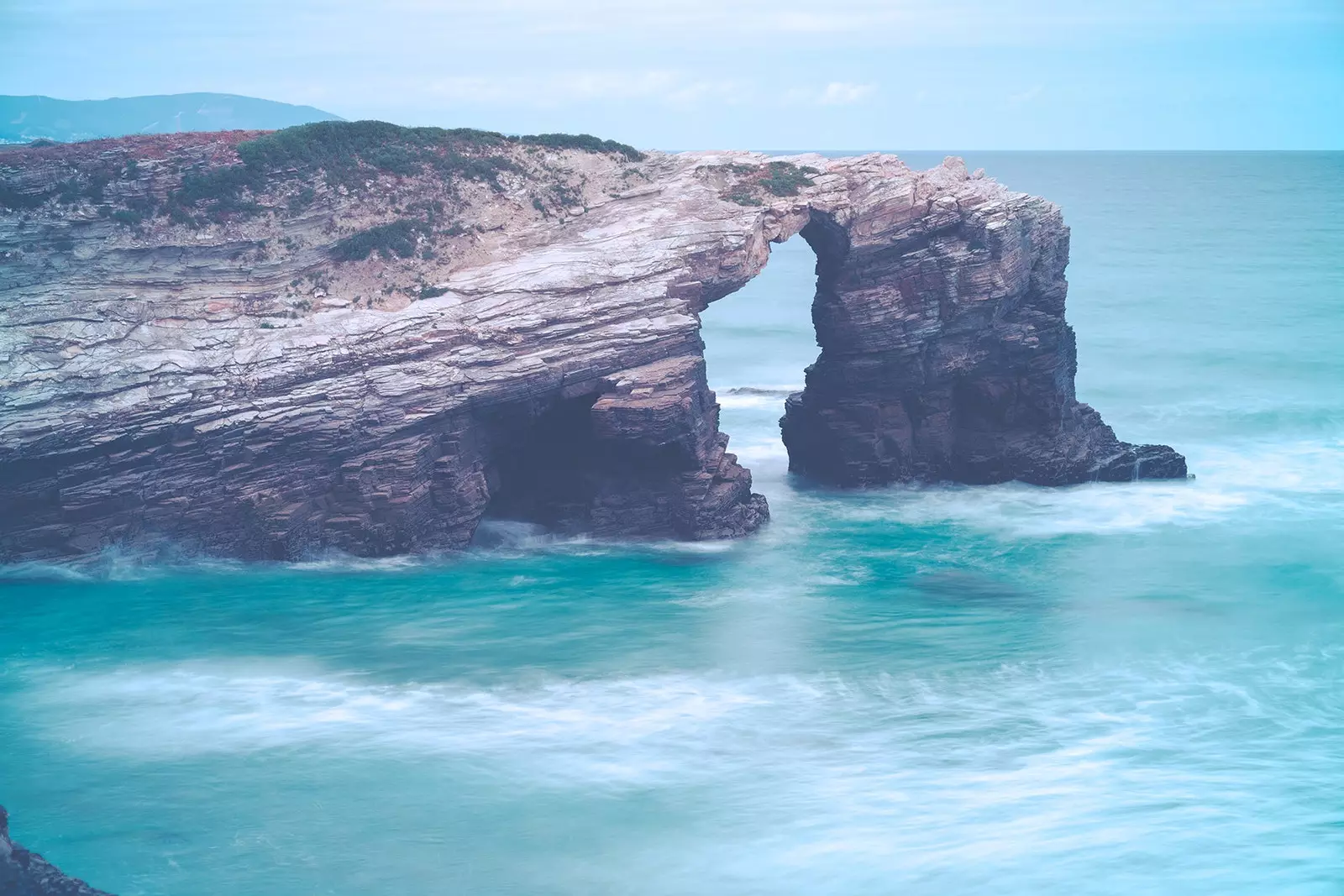 Marée haute sur la plage des Cathédrales