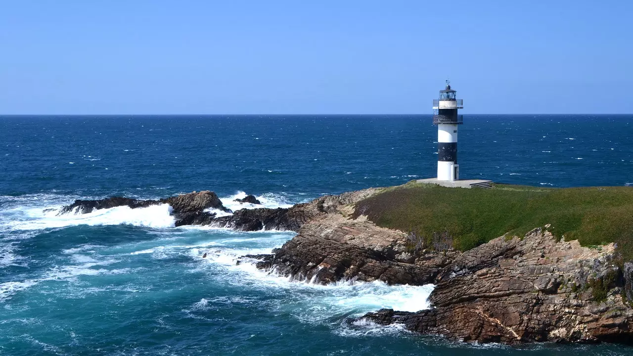 A rota dos faróis: de comboio ao longo da costa galega