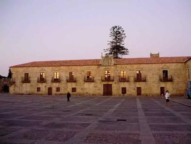 Der Pazo de Fefinns gibt dem Hauptplatz von Cambados seinen Namen