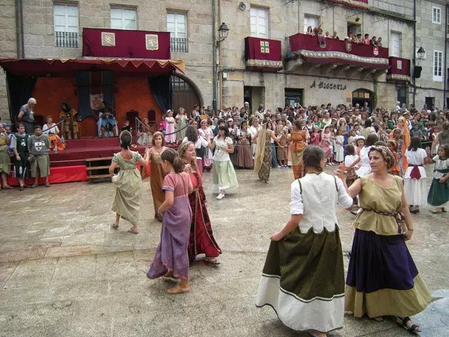 Plaza Mayor de Ribadavia předehrou židovské čtvrti