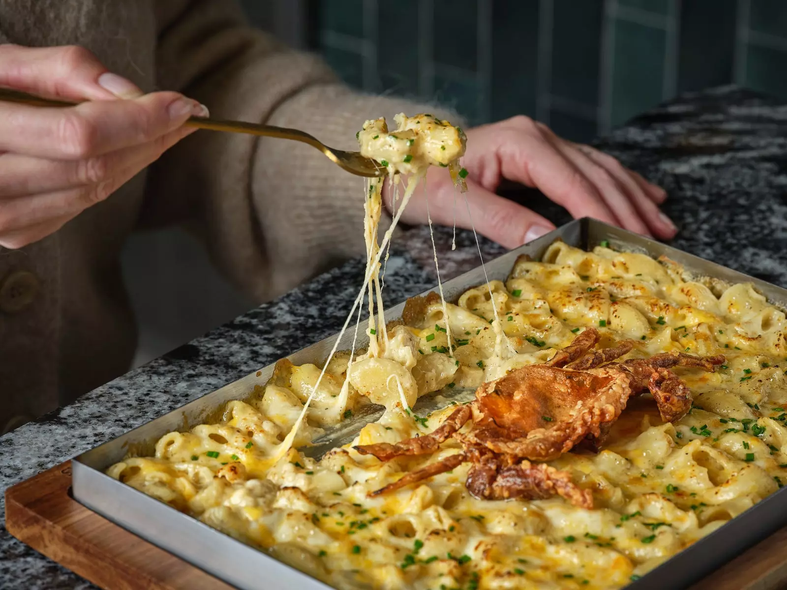 Mac amp Cheese với ba loại pho mát.