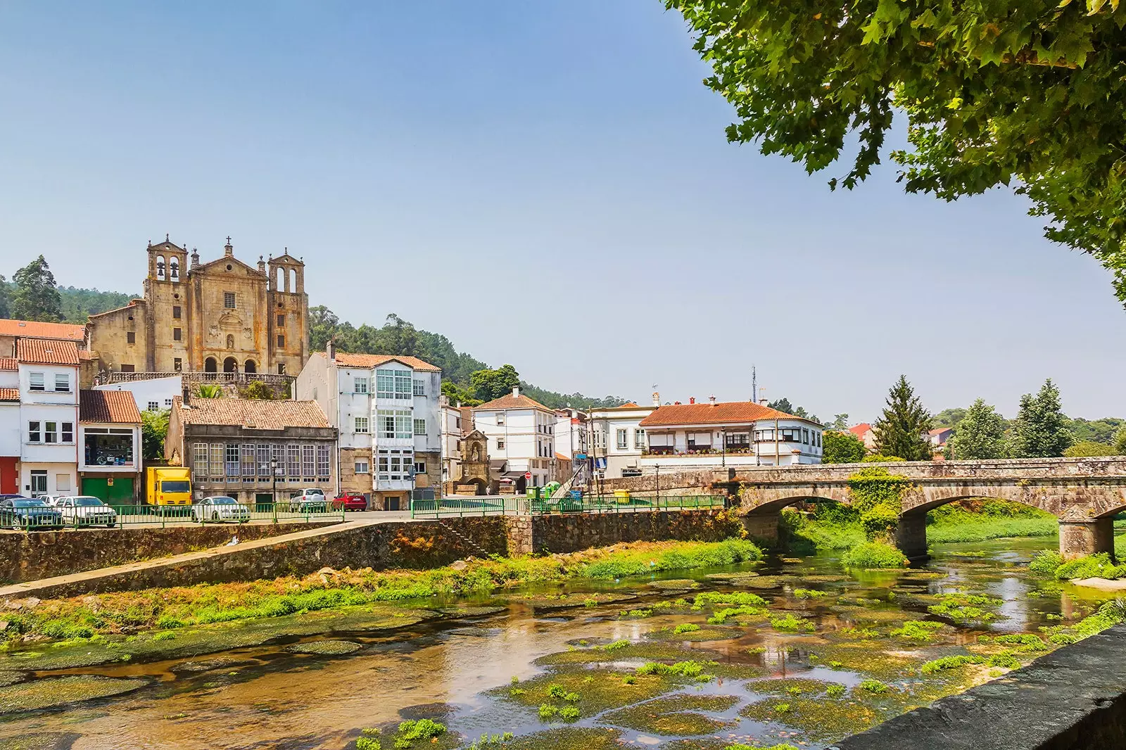 Bridge over the river Sar in Padrón.