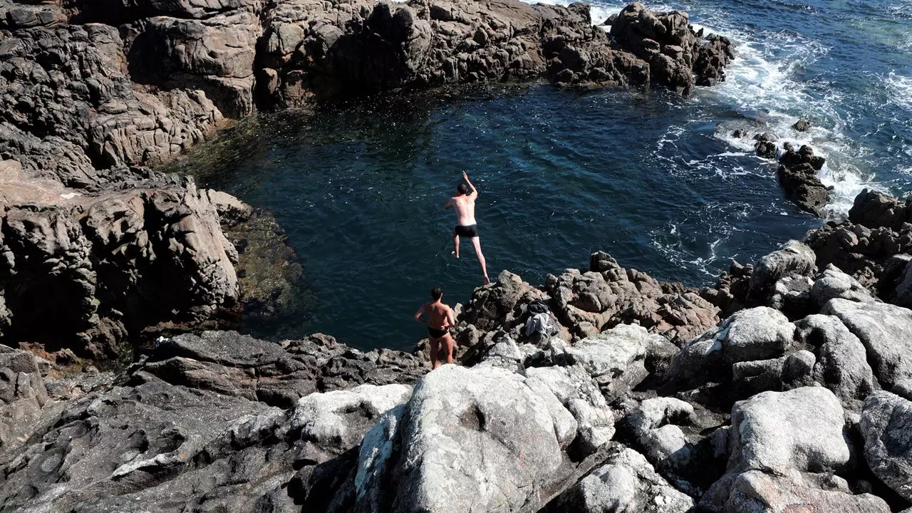 Pozo de Corme: o piscină naturală în cea mai sălbatică parte a Costa da Morte