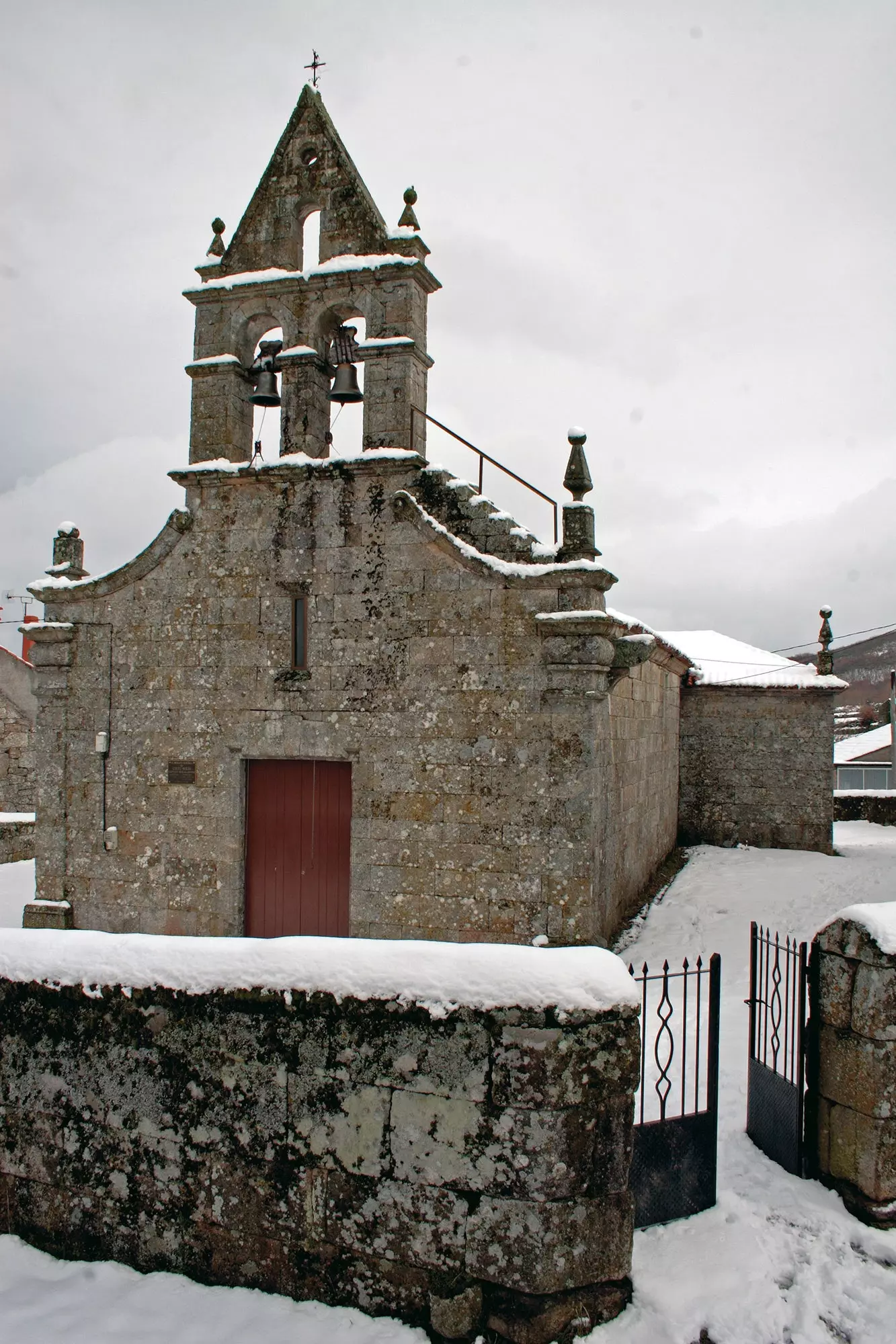 Église de Santiago dans le Couto Mixto