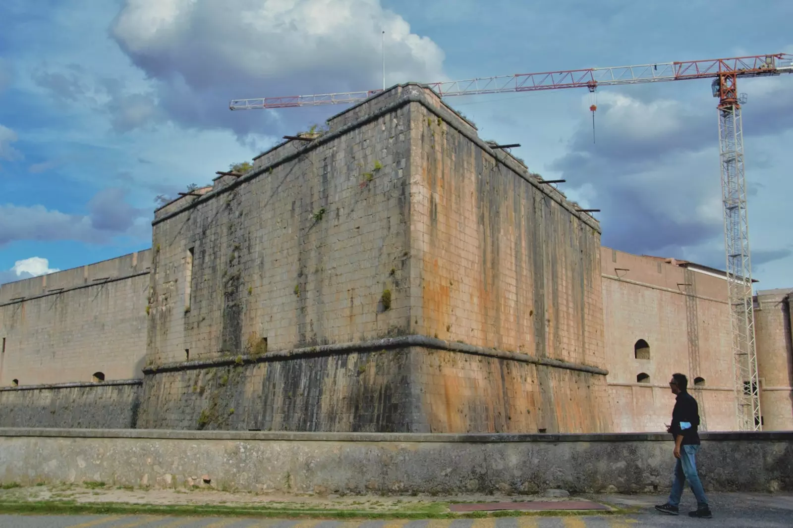 Benteng Spanyol L'Aquila