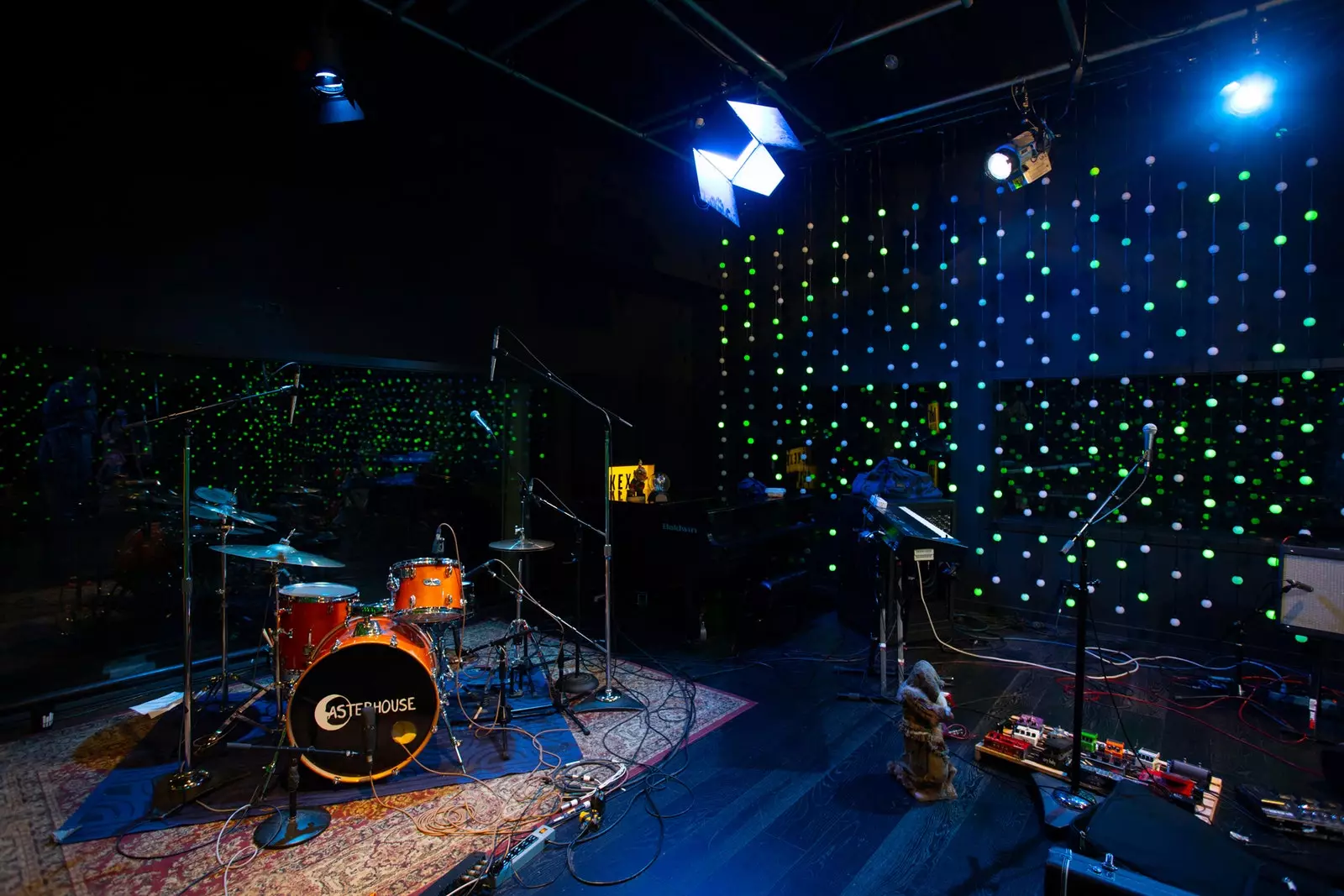 Seattle radiostation KEXP podium