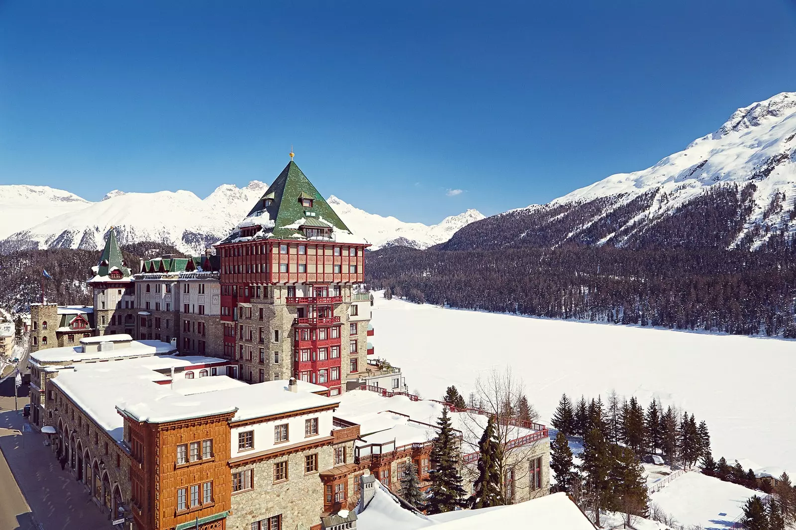 St Moritz paradiso dello sci, del lusso… e anche dell'arte