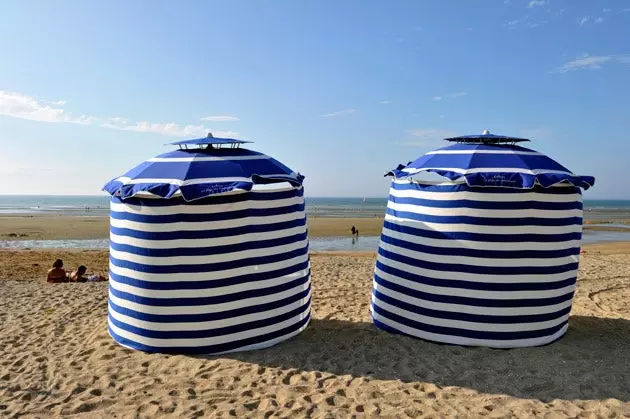 Kasollet tipike me vija blu të Cabourg