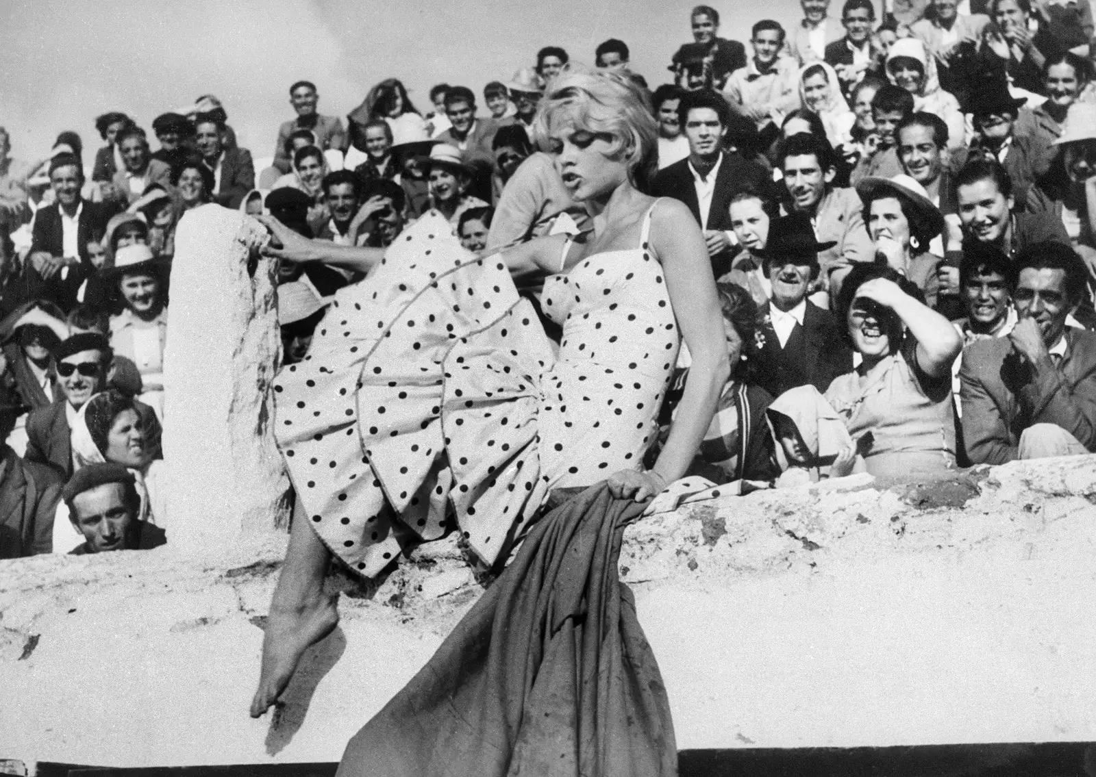 Brigitte Bardot during the filming of 'Les bijoutiers du clair de lune'