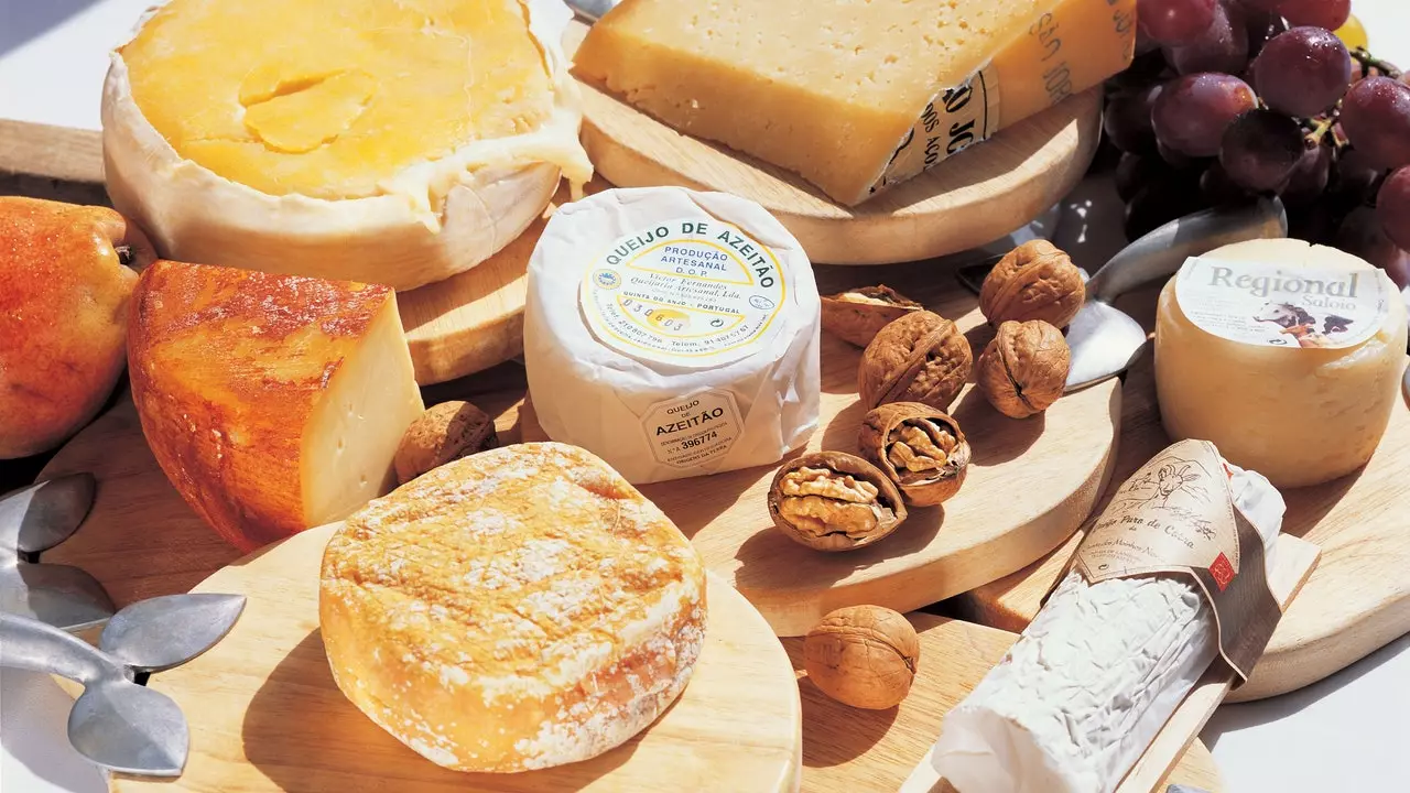 Portugal: The key to happiness in 7 cheeses