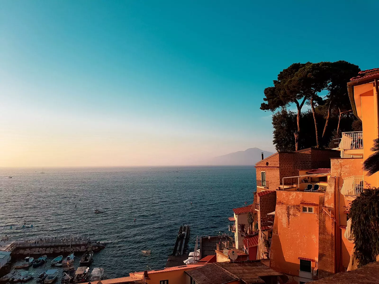 Sorrento este cel mai bun oraș pentru a descoperi Coasta Amalfi