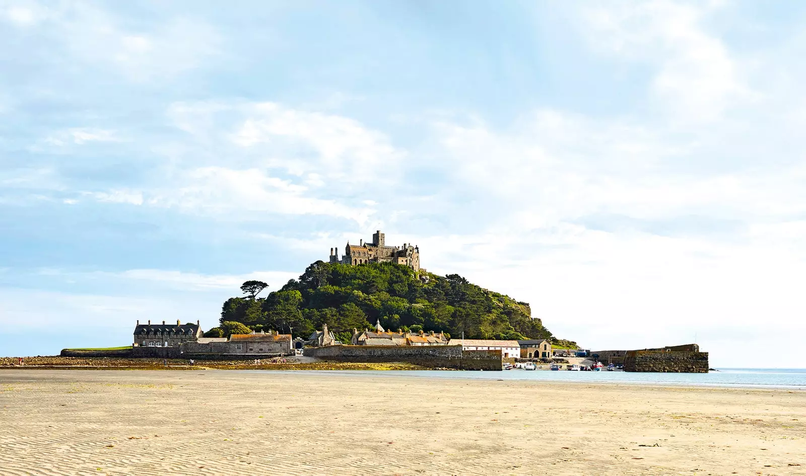 Cornwall vjaġġ permezz tal-patrija żgħira tar-Re Arthur