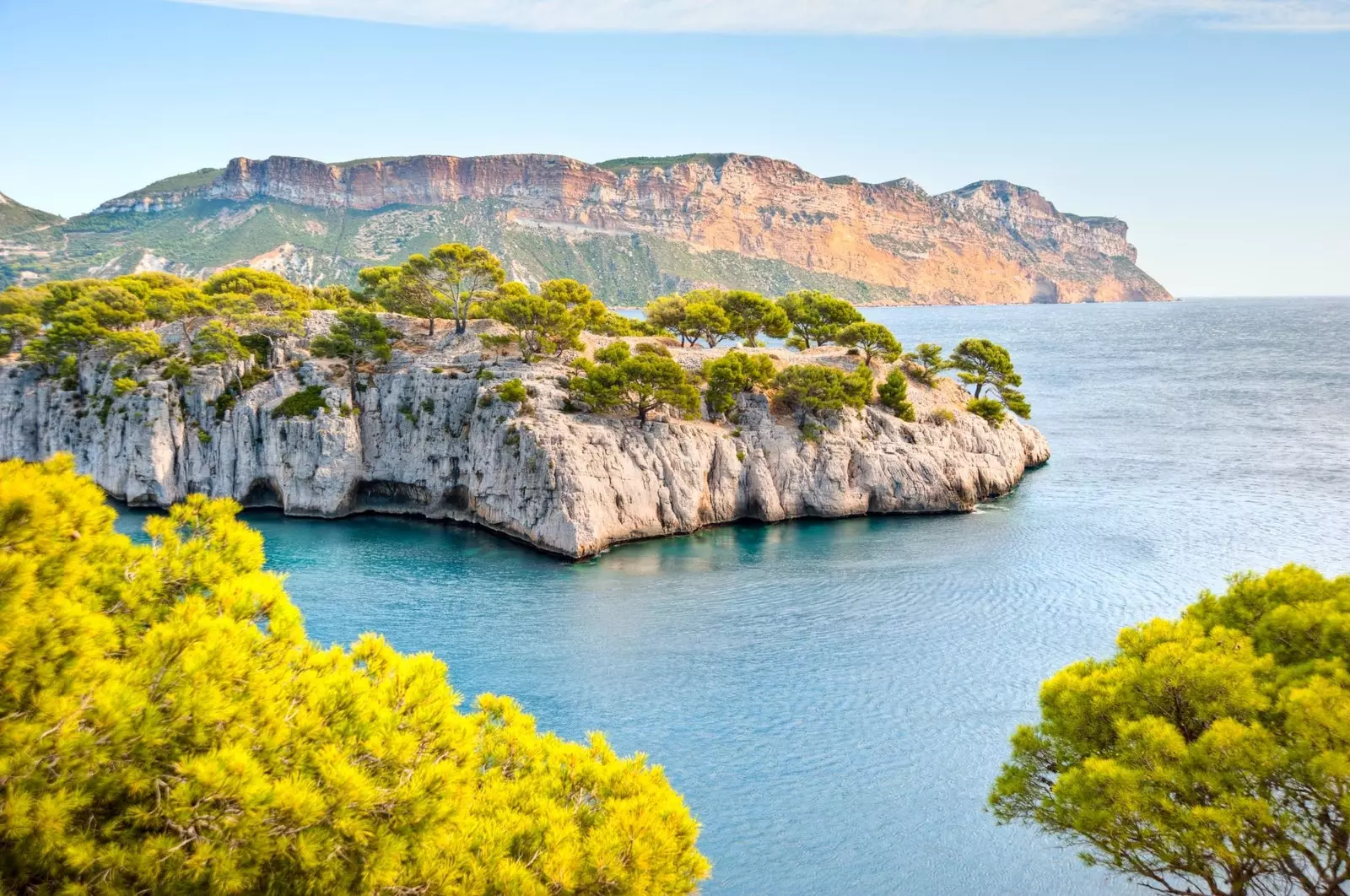 Aislingíonn Les Calanques coirnéil ar an gCôte d'Azur