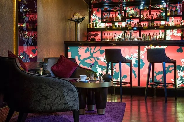 Опуштете се во Lounge Bar Le Qu4tre