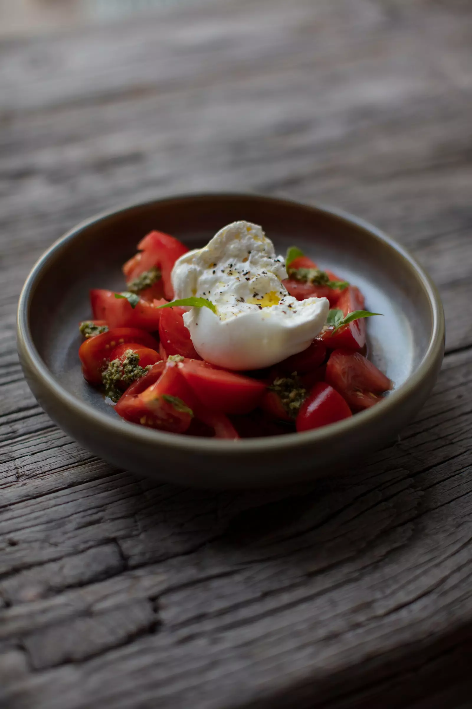 Ibizan tomaten en provolone.