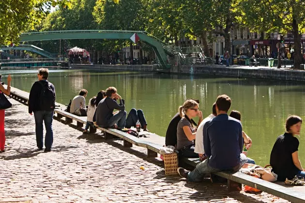 Piknik di Quai de Valmy