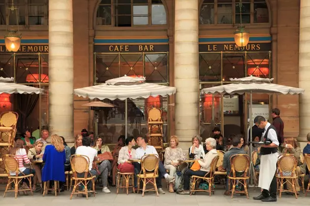 Rudaí a dhéanann Parisians níos fearr ná sinne