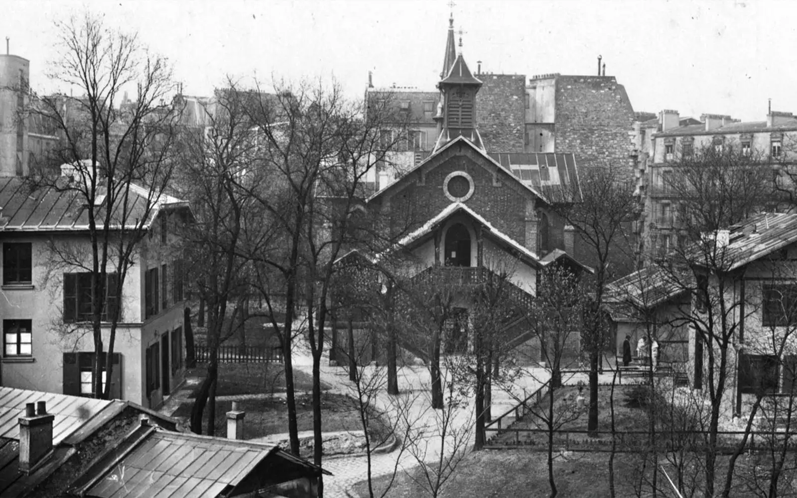 A igreja de SaintSerge em 1925