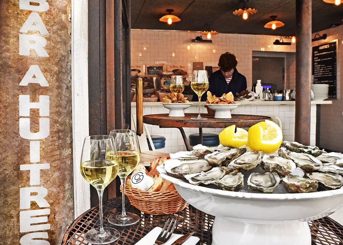 Huguette's Oyster Bar