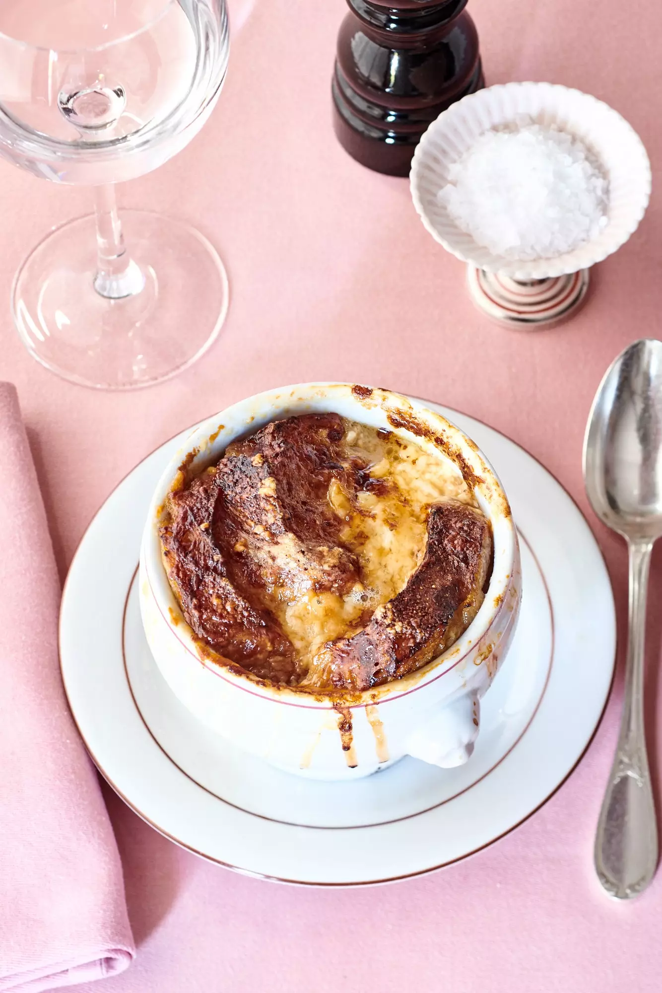 Gratinée à l'oignon des Halles recepte La Poule au Pot.