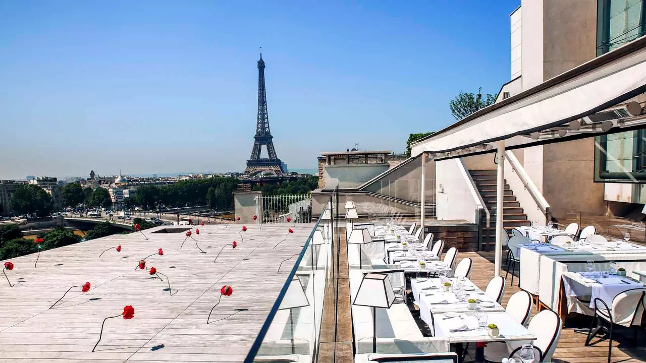 Terrassen von Paris, wo man den Sommer verlängert