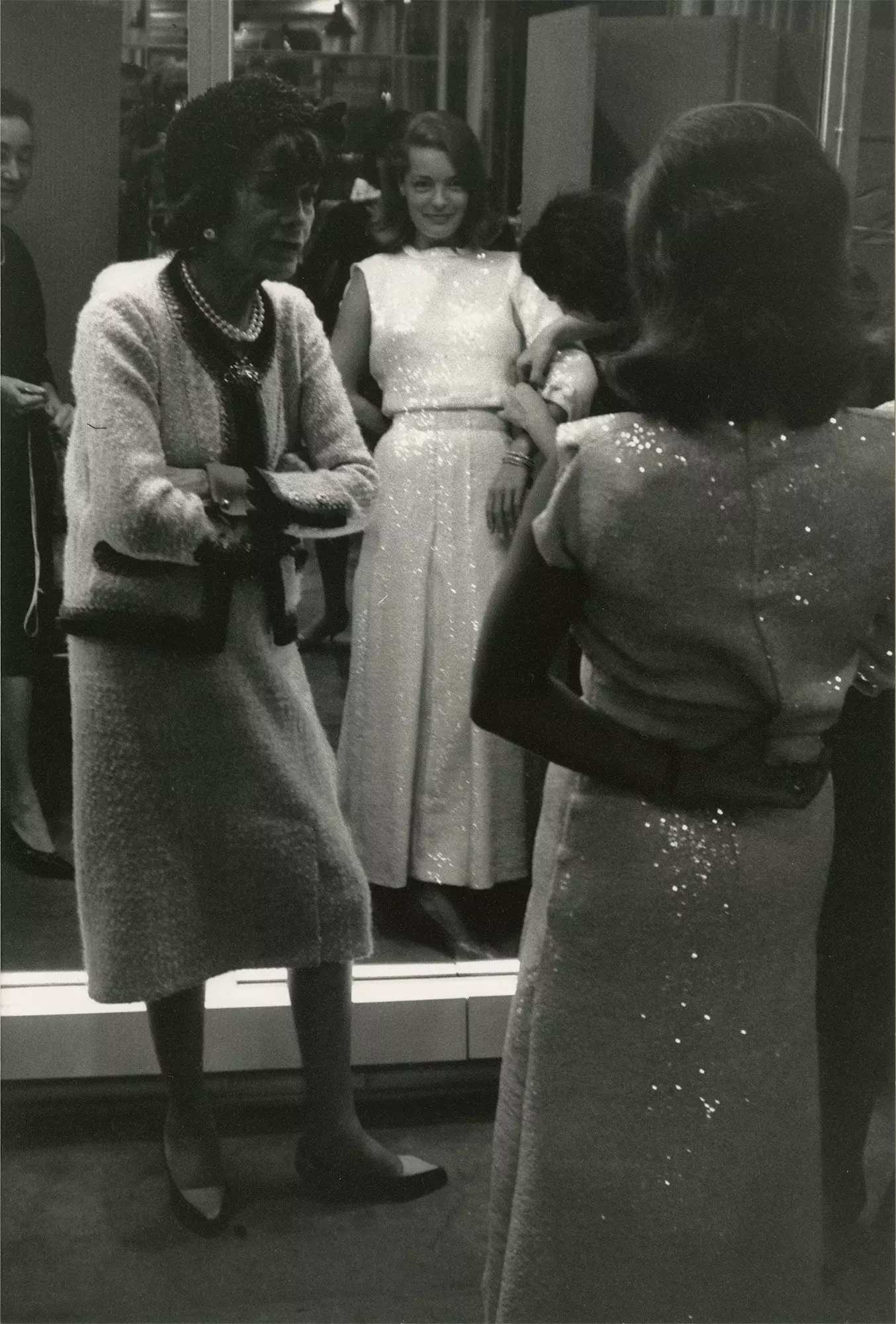 Romy Schneider e Gabrielle Chanel durante uma prova em 1963