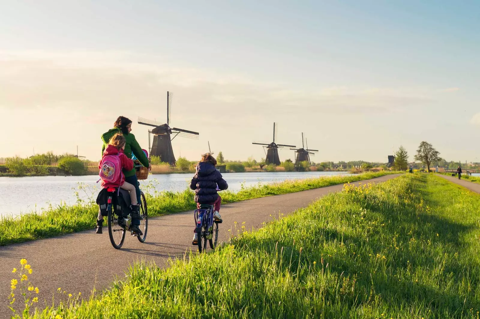 familie på cykel i holland