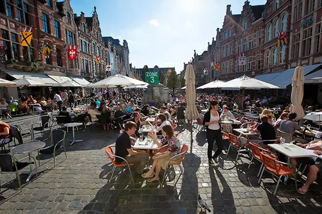 Wie wäre es mit einem Bier auf dem alten Platz von Leuven?