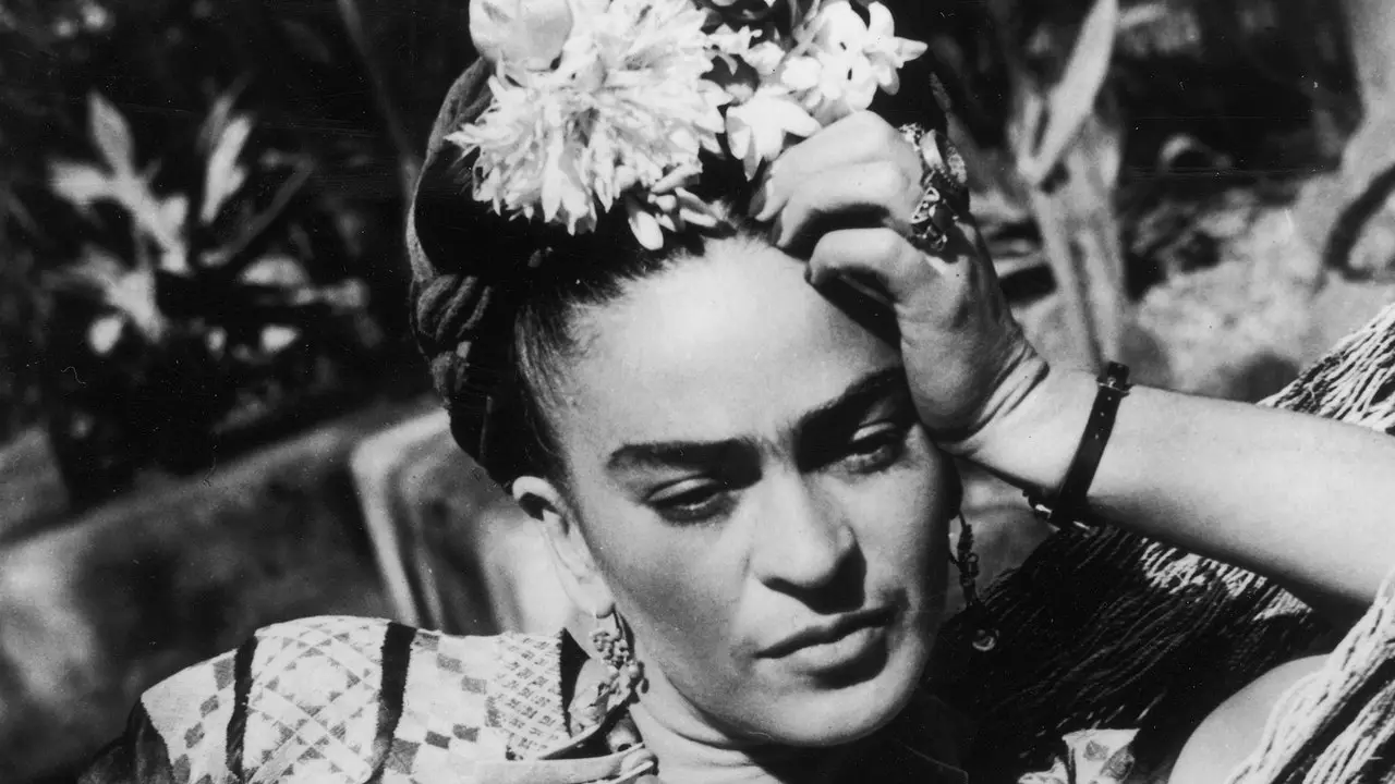 Când Frida Kahlo a plecat la Paris