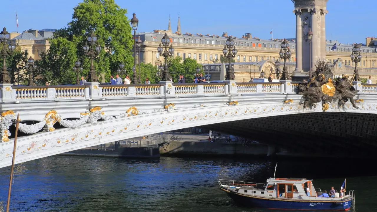 Seine Privée, nebo plout na soukromé lodi kolem Paříže