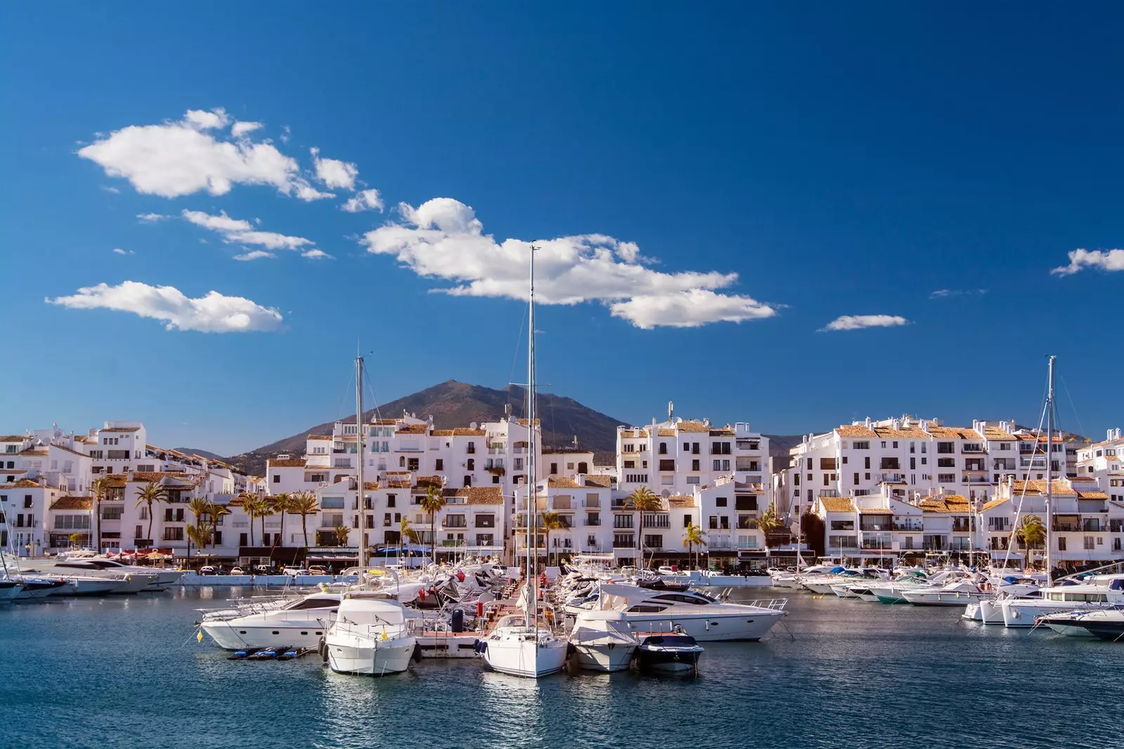 24 timer i den ikoniske nautiske og turistenklaven Marbella går langt