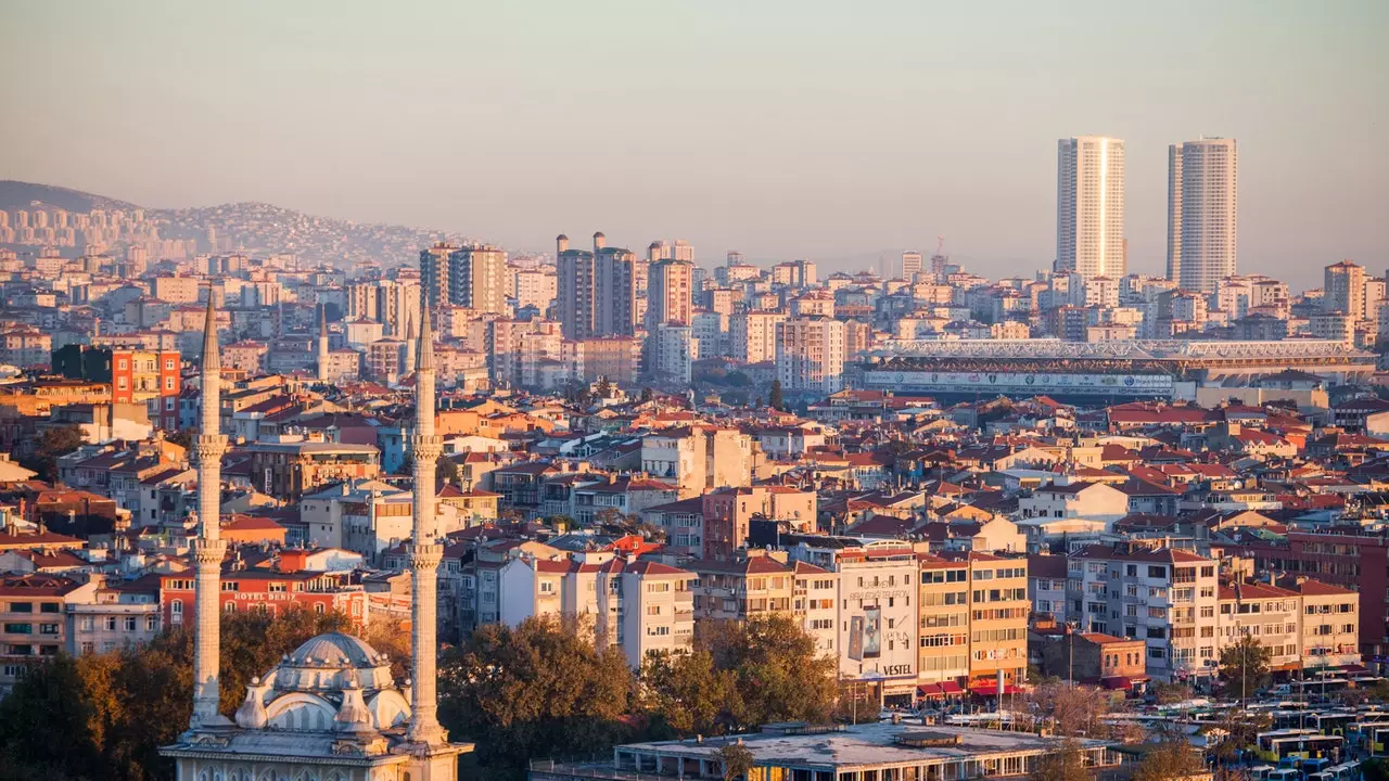 Vitongoji vinavyofanya: Kadiköy, huko Istanbul, vinakungoja