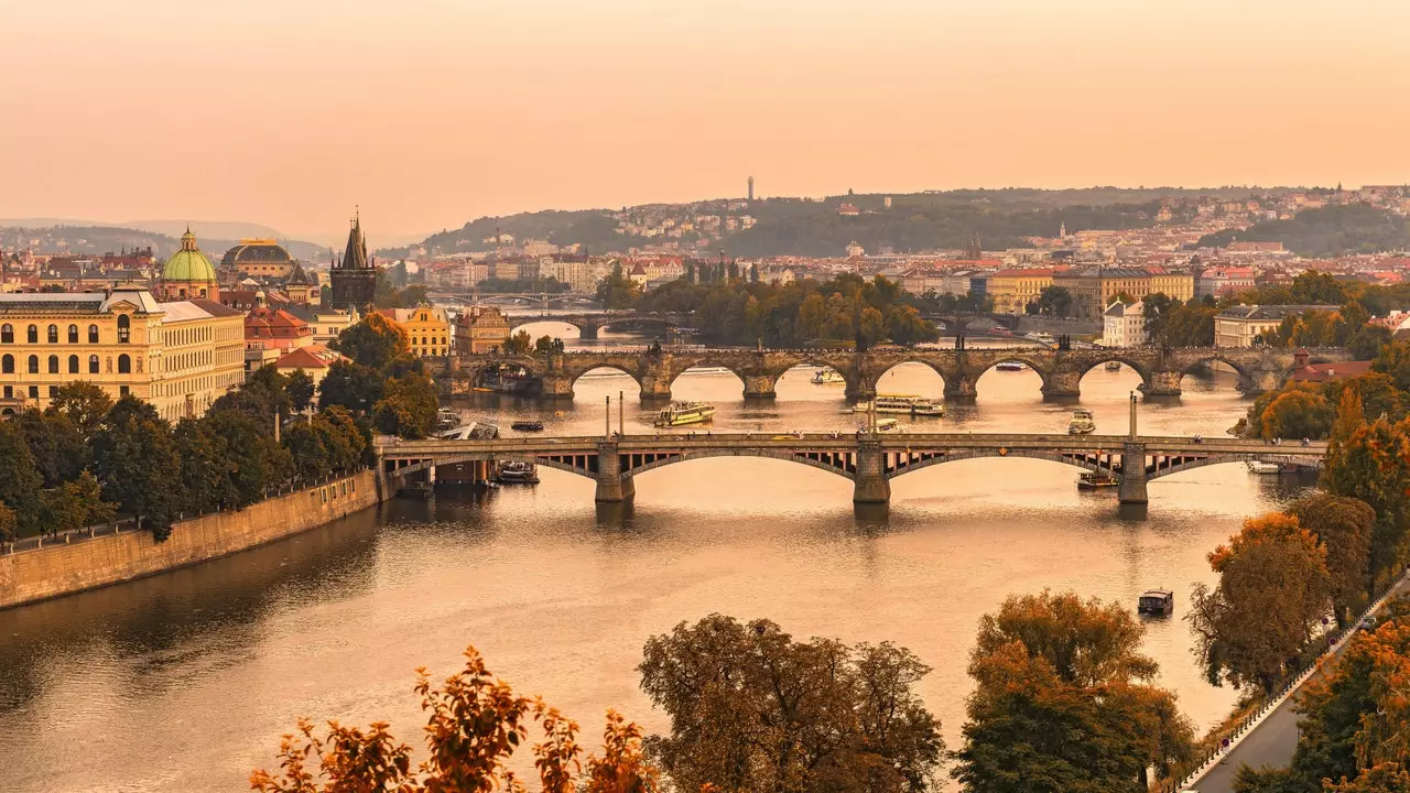 Upendo wa kupumua huko Prague kabla ya siku kufanywa