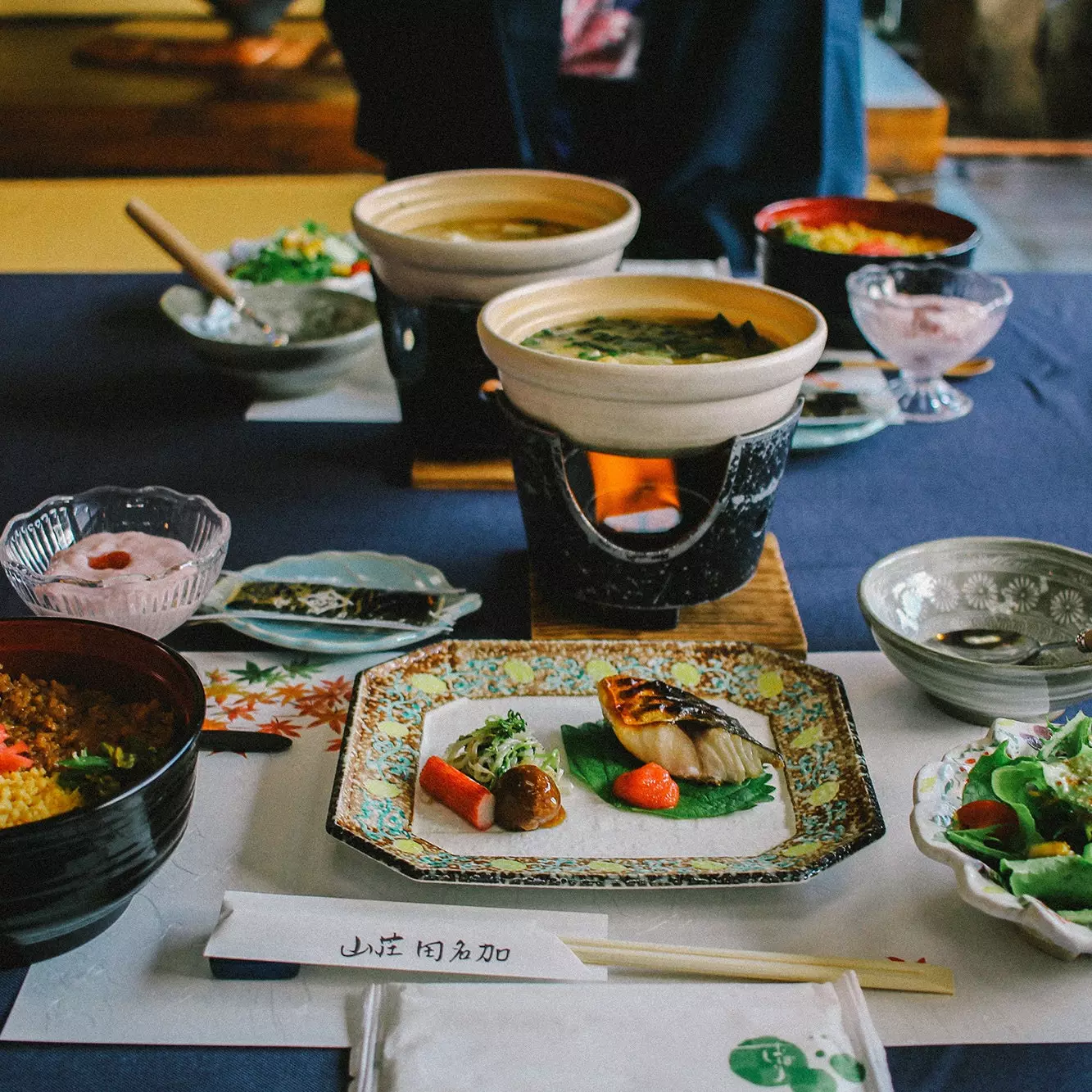 Roghchlár kaiseki sa seomra is é seo an chaoi a n-itheann tú i ryokan