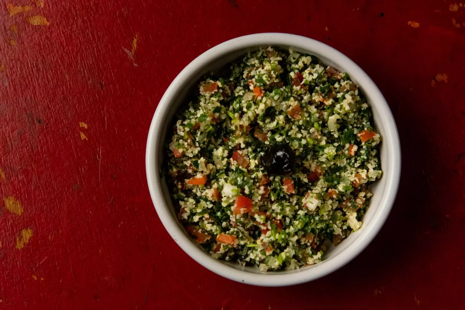 Non confondere il cous cous con il tabouleh, un'insalata di prezzemolo, pomodoro, cipolla e bulgur.