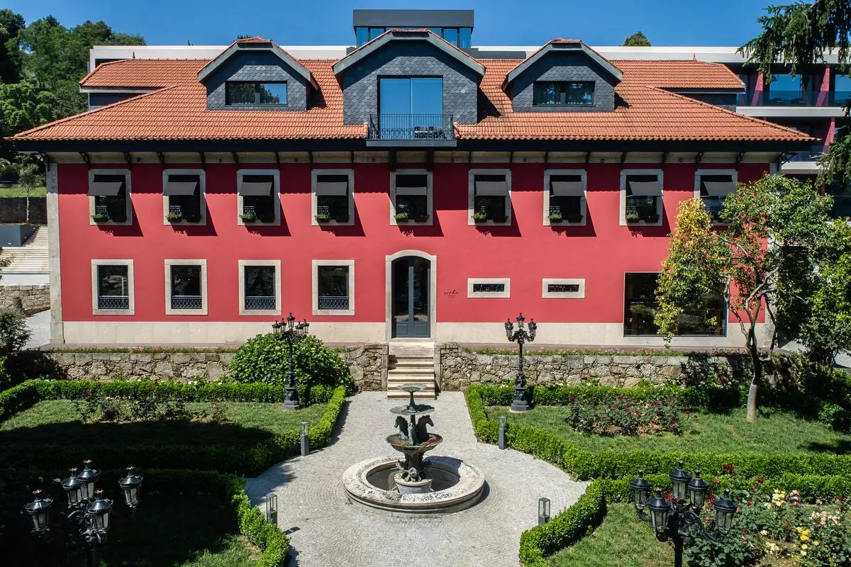 The exterior of the hotel and former Quinta.