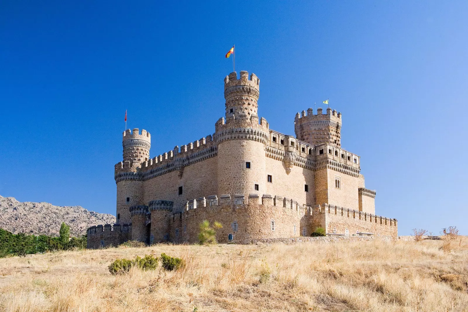 Manzanares el Real discovering the city of the two castles