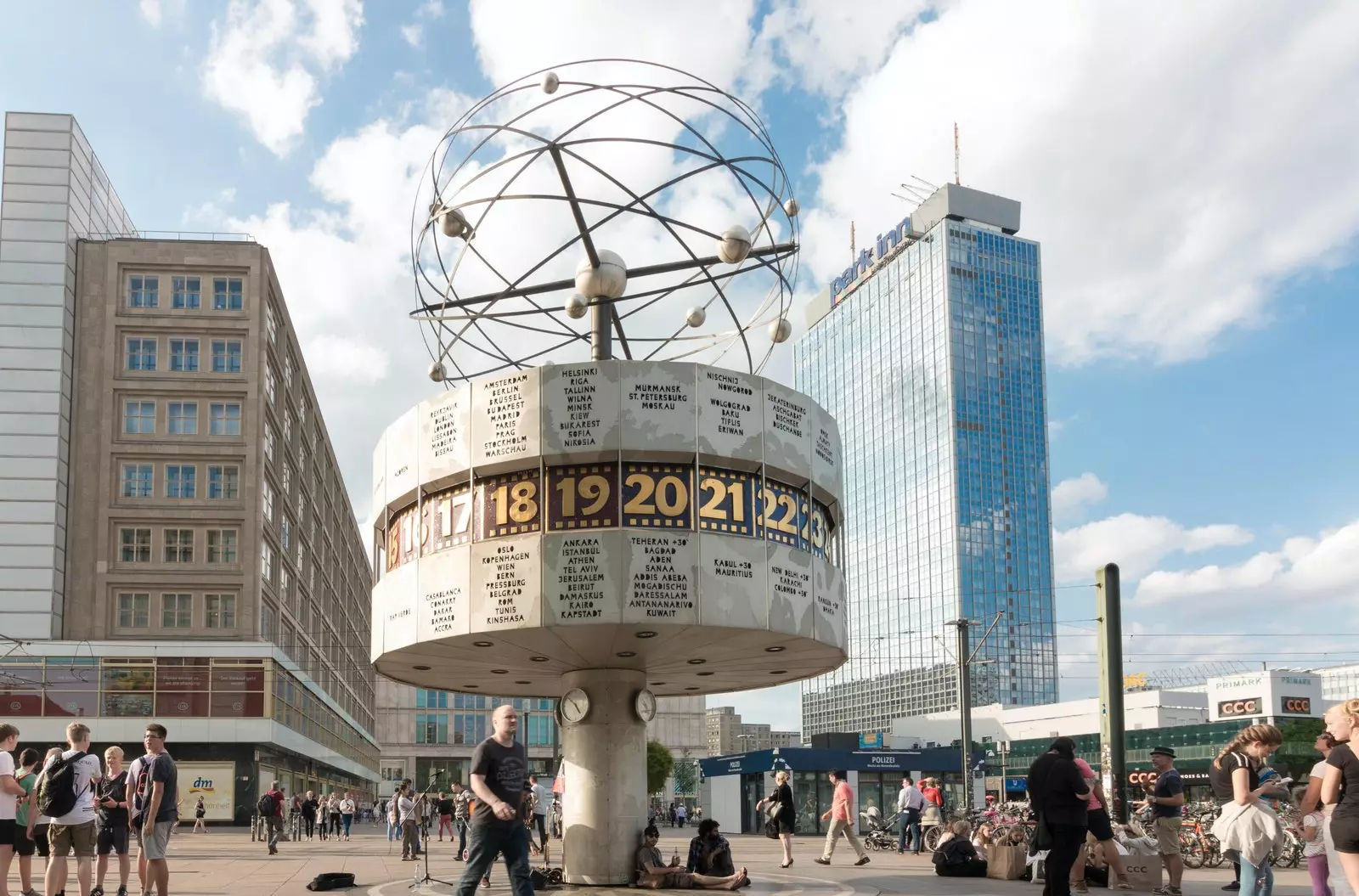 L'horloge mondiale à Alexanderplatz.