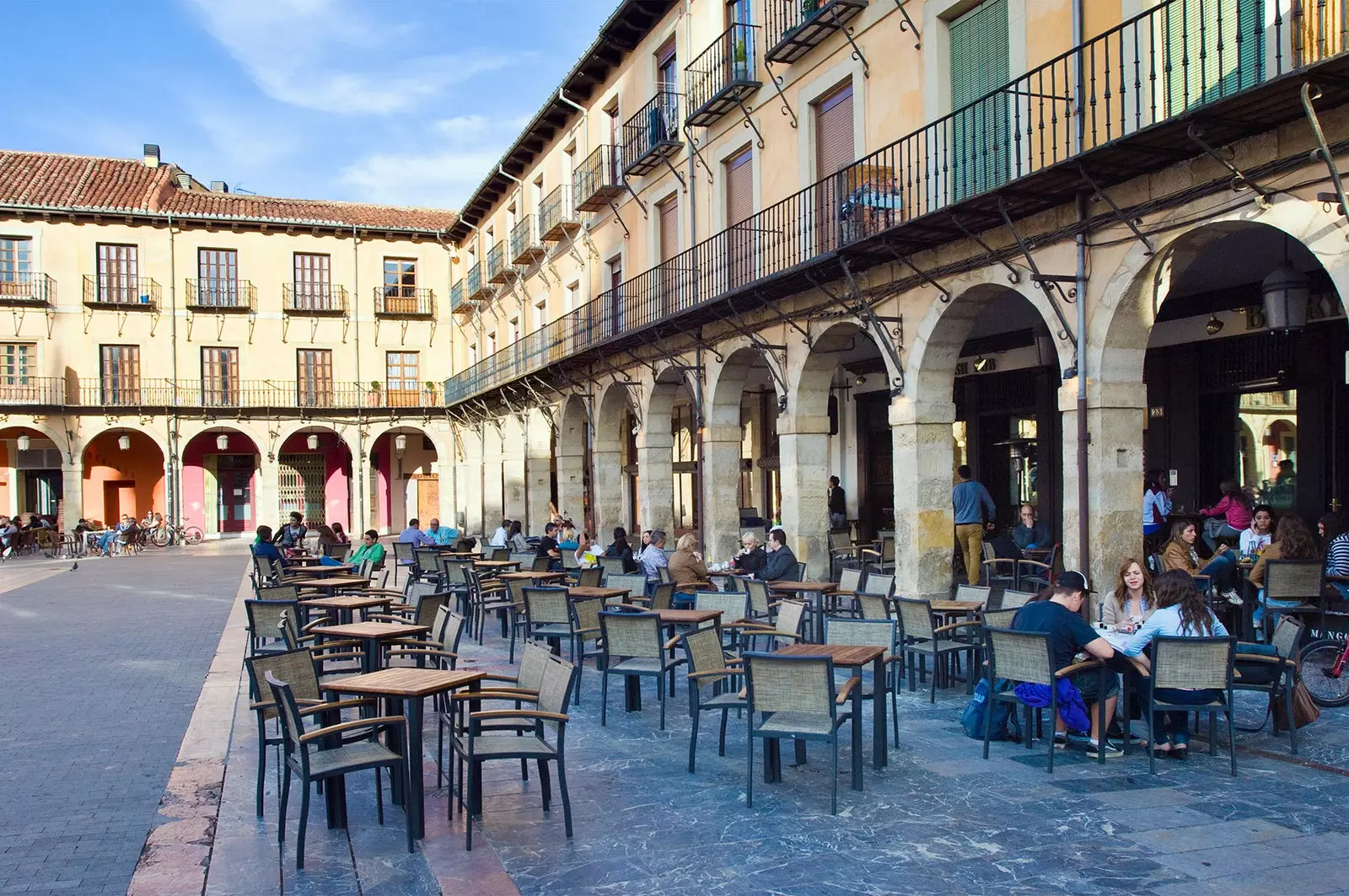 In León we don't go to the market, we go to the Plaza since the Plaza Mayor is where the open-air market is placed.