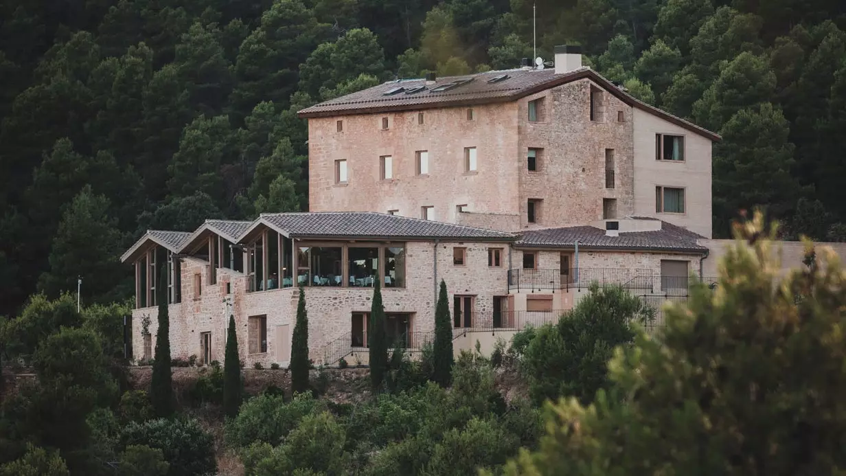 Torre del Marqués: 1700-luvun maalaistalo, joka on muutettu luksushotelliksi Matarrañassa