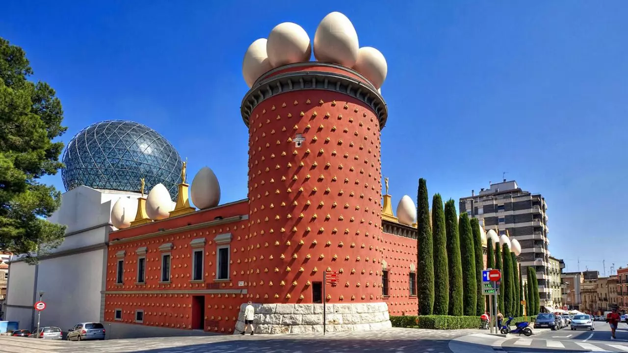 Dalí leikhús-safnið í Figueres.