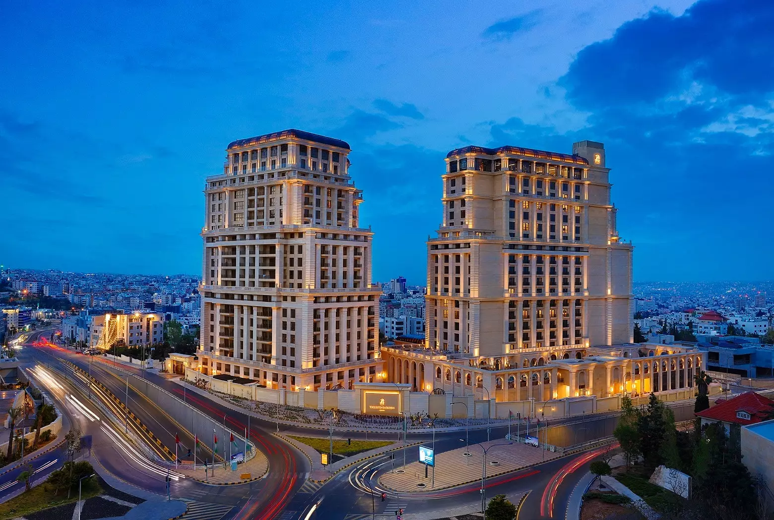 As torres que abrigam o novo The RitzCarlton Amman.