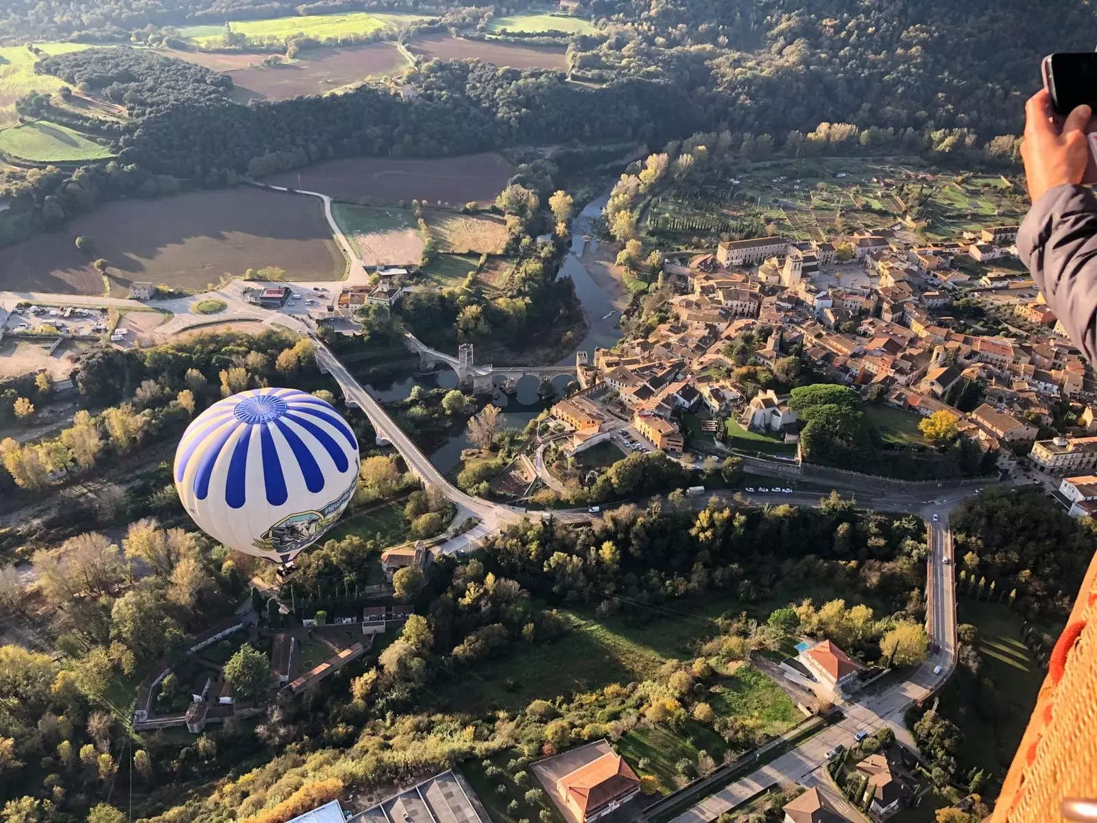 Letak Besalu.