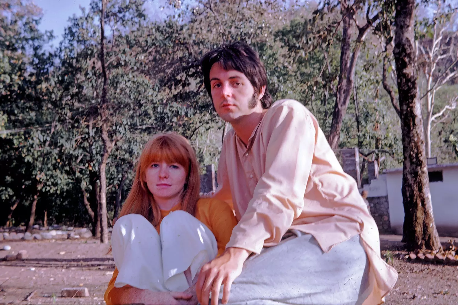 Paul McCartney i la seva nòvia llavors Jane Asher.