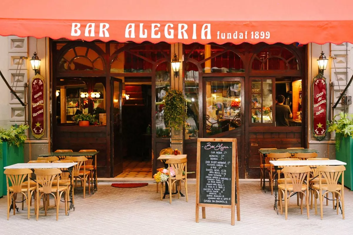 Bar Alegría, a traditional tavern that is reborn