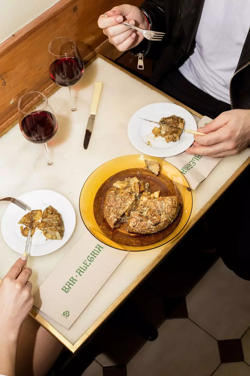 Bar Alegría, një tavernë tradicionale që rilind