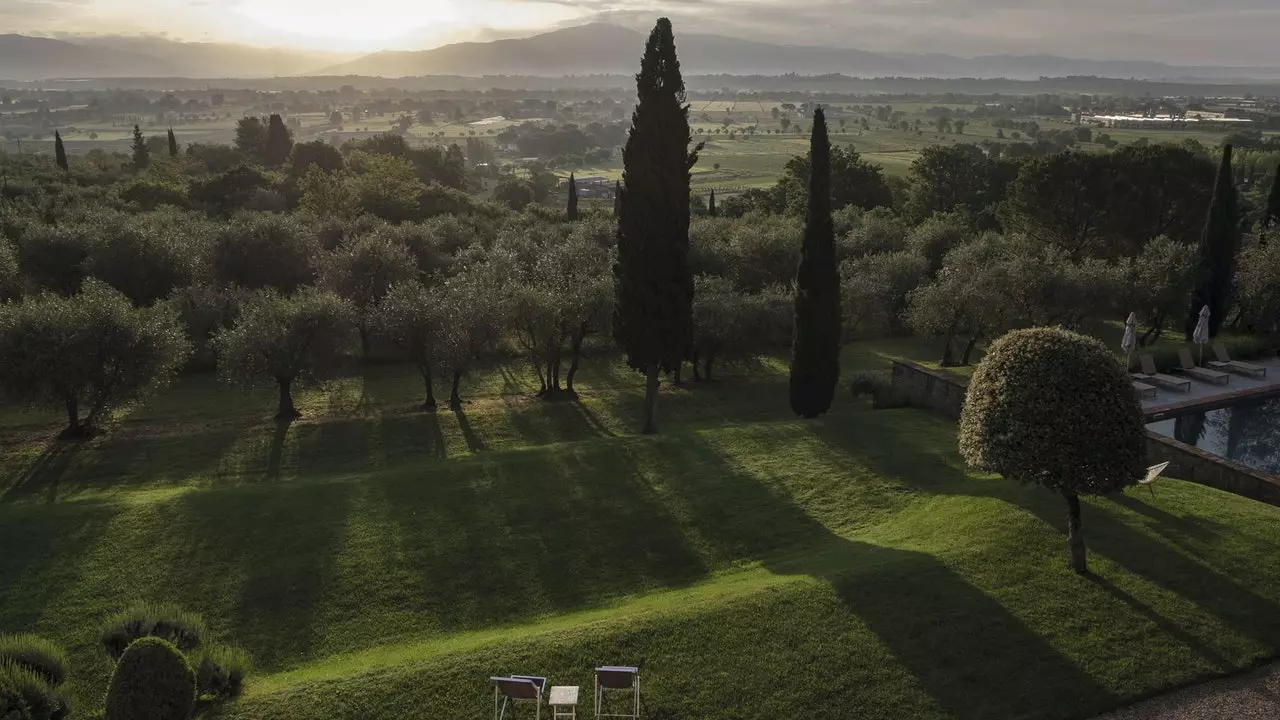 E Raum mat Vue: Villa Fontelunga, Sonnenënnergang an der Toskana