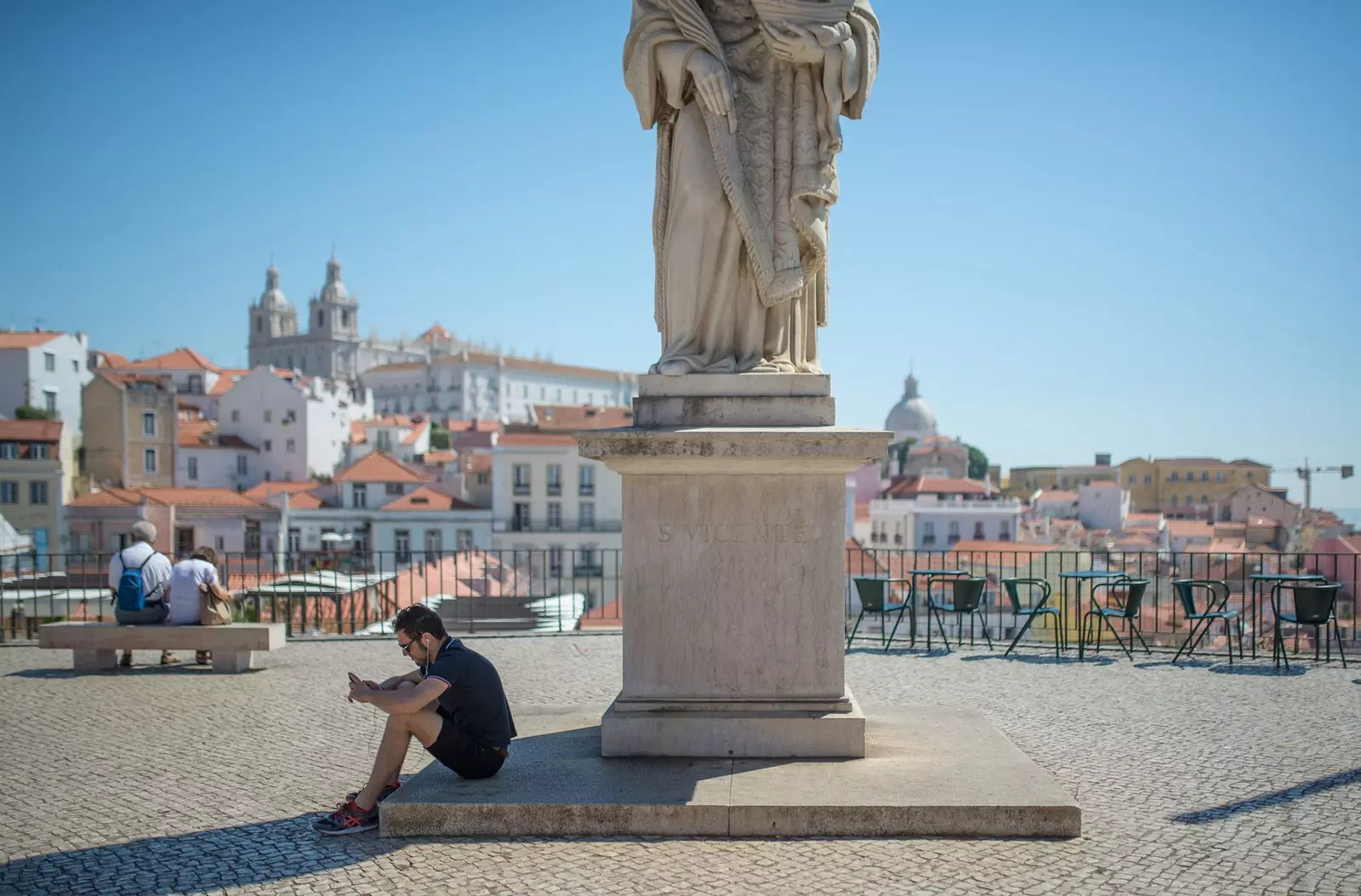 Das Nachbarschaftsleben in Lissabon existiert und ist in Alfama